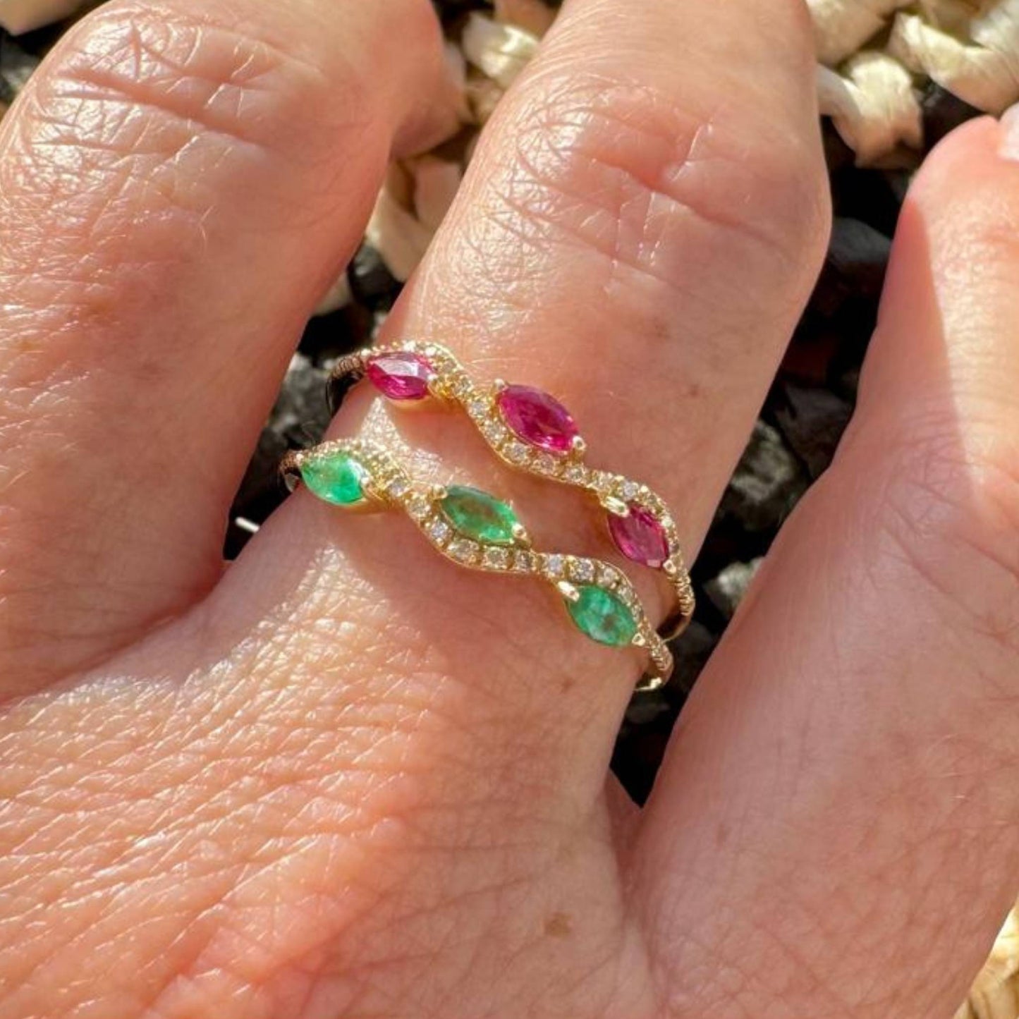 Anillo Medio Cintillo Oro Amarillo 14k Rubí y Brillante