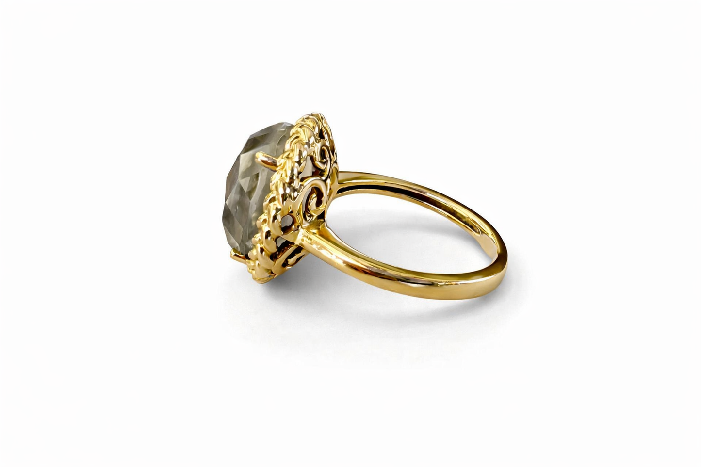 Anillo de Oro Amarillo 14k con Amatista verde