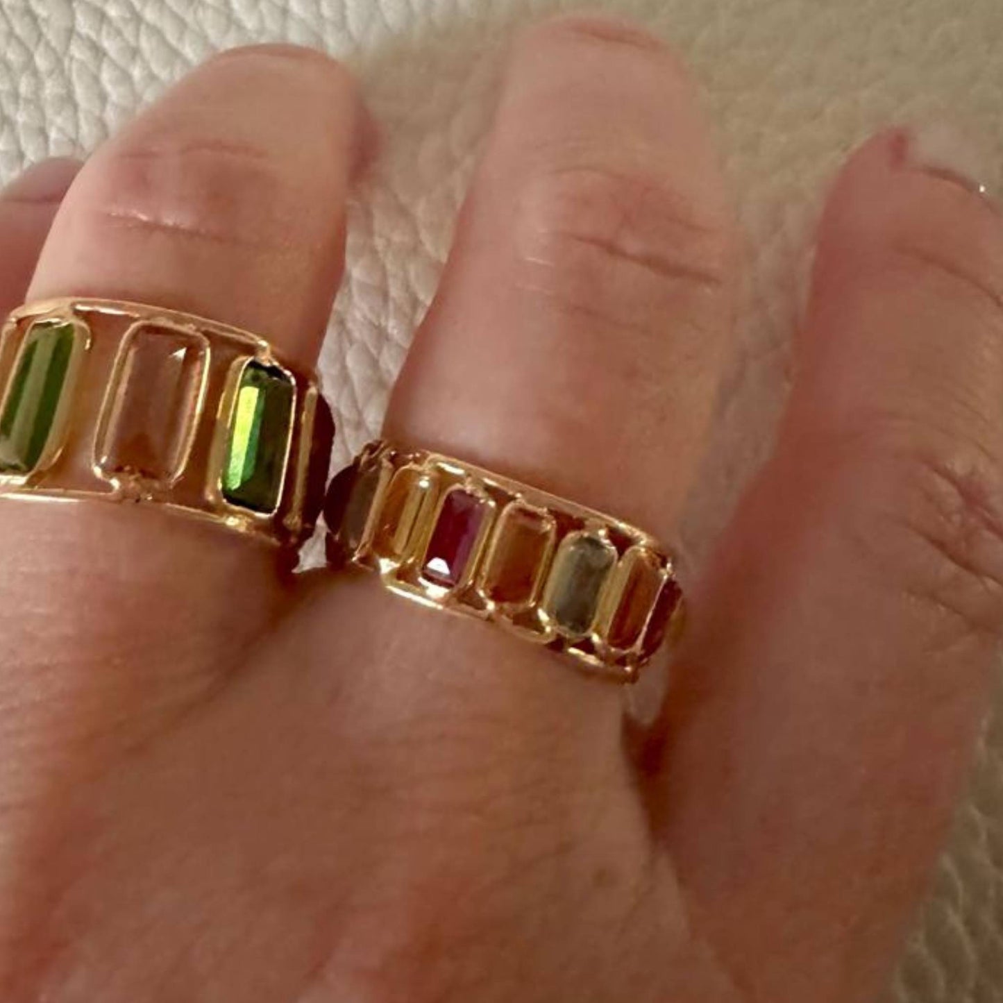 Anillo Sinfín Oro Amarillo 18k con mix de piedras Baguette Citrino Rubí Turmalina Amatista Peridoto Iolita Tanzanita Topacio Amarillo