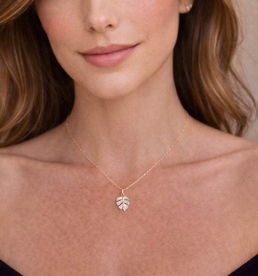 Collar Hoja en Oro 14k con Brillantes