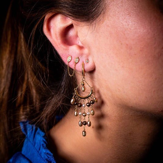 Aros Largos Chandelier en Oro Amarillo 14k con Perlas Champagne