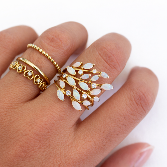 Anillo en Oro Amarillo 14k con Ópalos Naturales