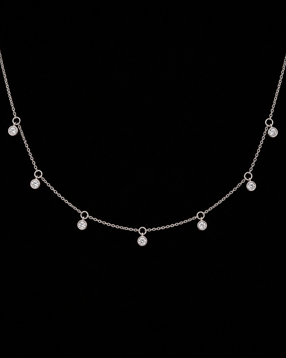Collar en Oro Blanco14k y 7 brillantes en visel