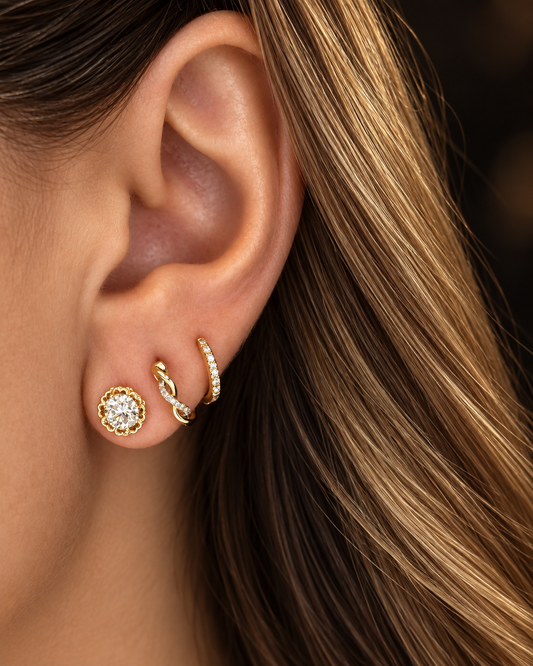 Aros de Oro Amarillo 14k con Detalles Delicados