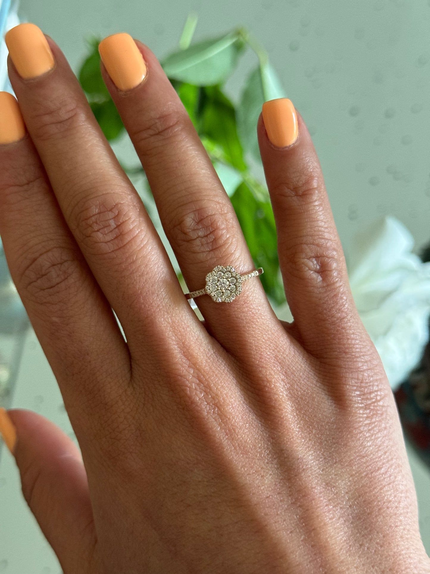 Anillo de Oro Amarillo 14k con Diamantes en Micro Pavé
