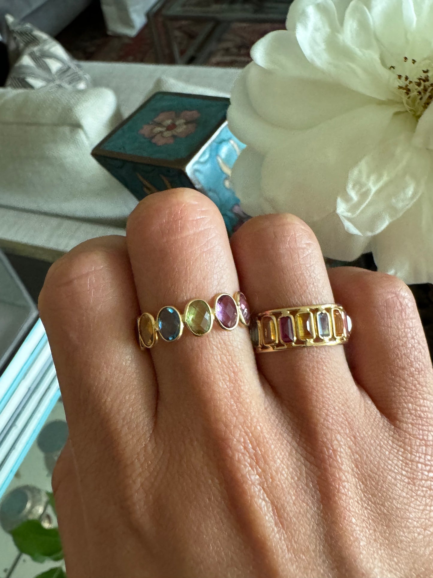 Anillo Sinfín Oro Amarillo 18k con Mix de Piedras Baguette