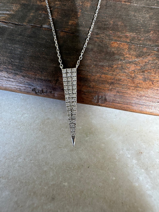 Collar de Oro Blanco 14k con Detalles en Diamante