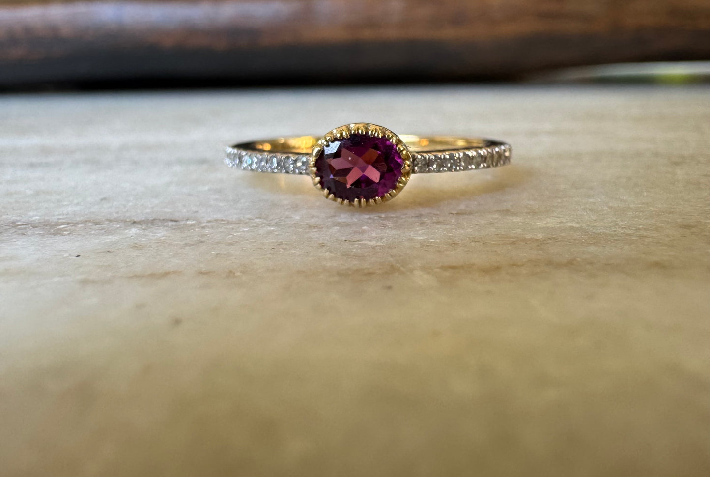 Oro Amarillo 10k Rhodolite y Brillantes