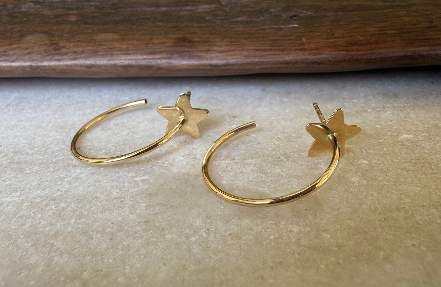 Aros de oro 14k tipo argolla con estrella