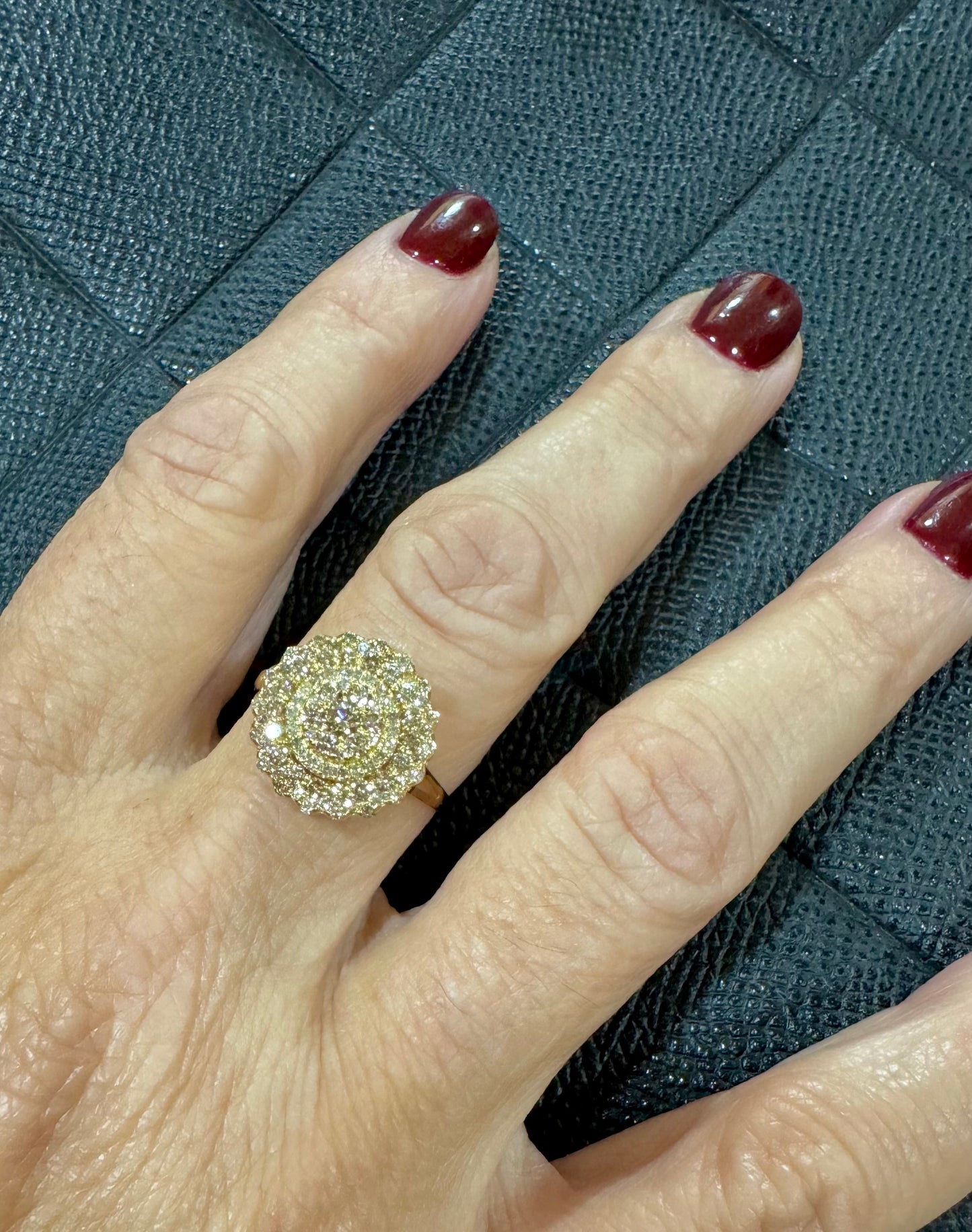 Anillo de Oro 18k Diseño Floral