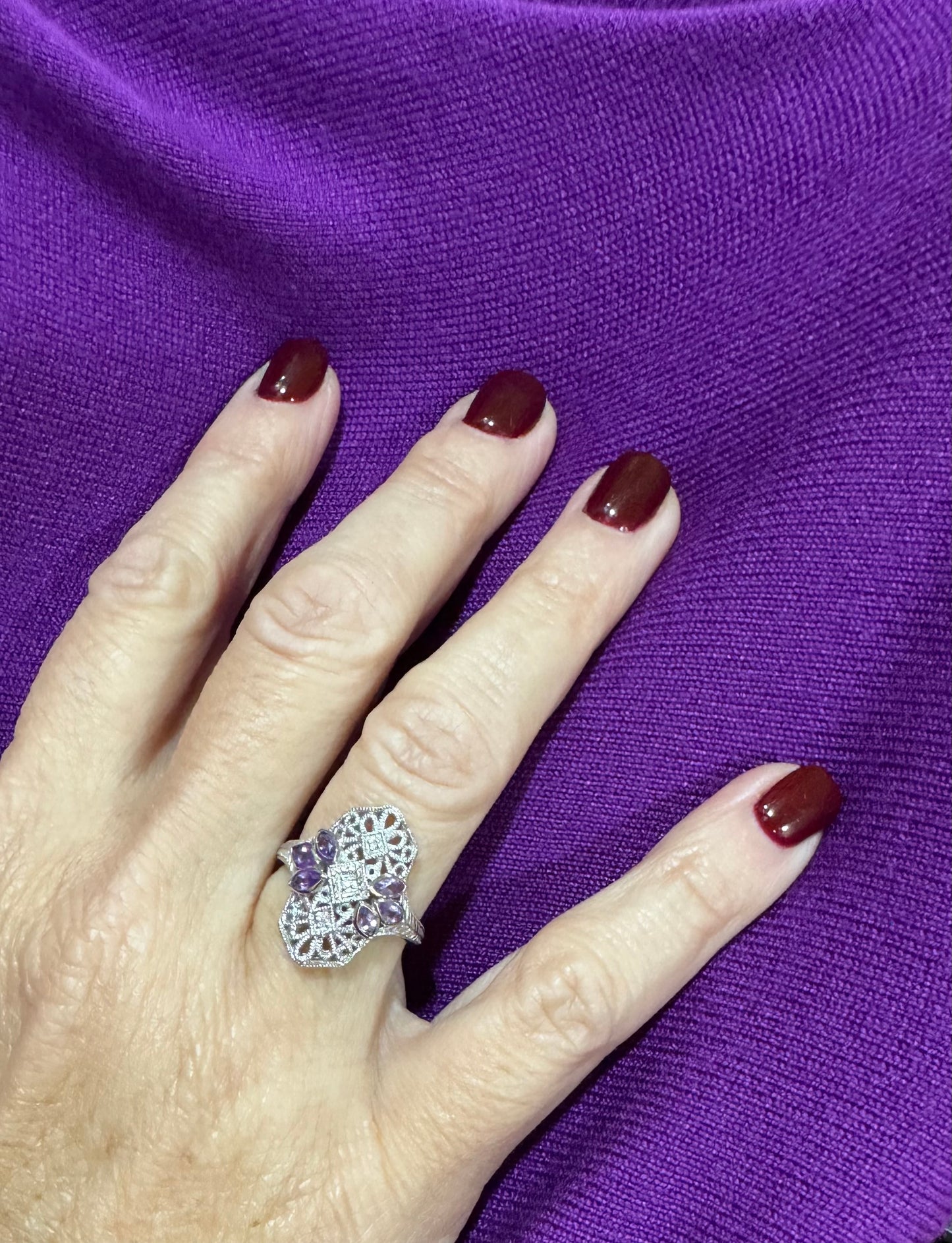 Anillo con Elegancia Art Deco