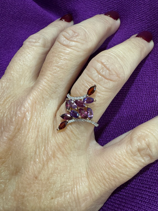 Anillo en Oro Amarillo 10k con Piedras Naturales