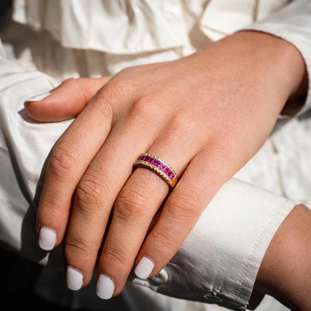 Anillo de Oro Amarillo 14k con Ruby