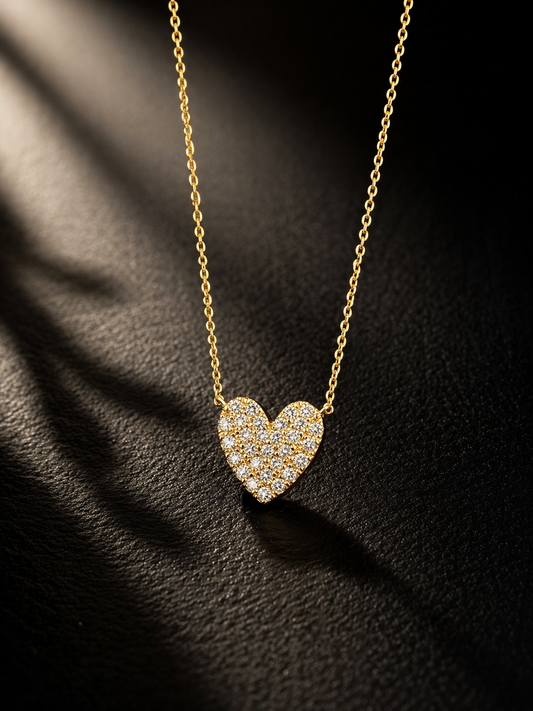Collar de Oro 18k con corazón de brillantes Detalles Únicos