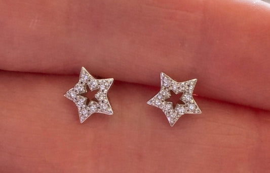 Aros en Oro Blanco 14k con Estrella