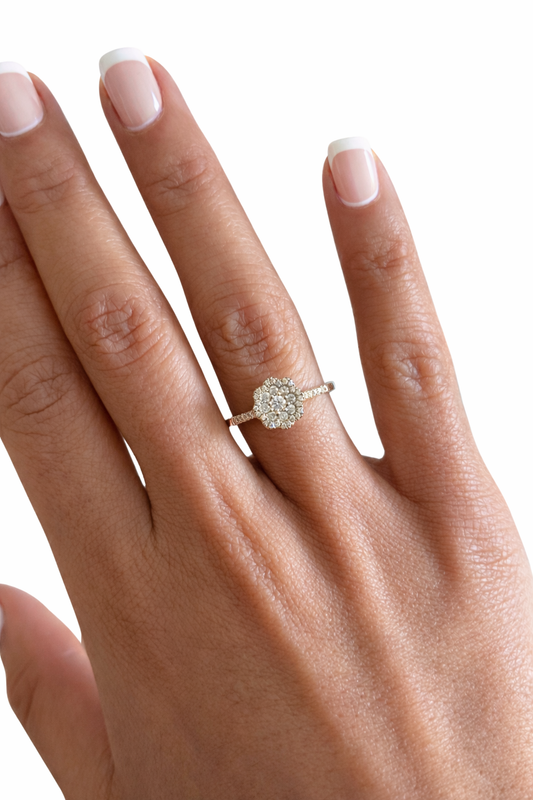 Anillo de Oro Amarillo 14k con Diamantes en Micro Pavé