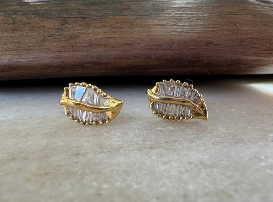Aros en Oro Amarillo 18k con Diseño de Hojas
