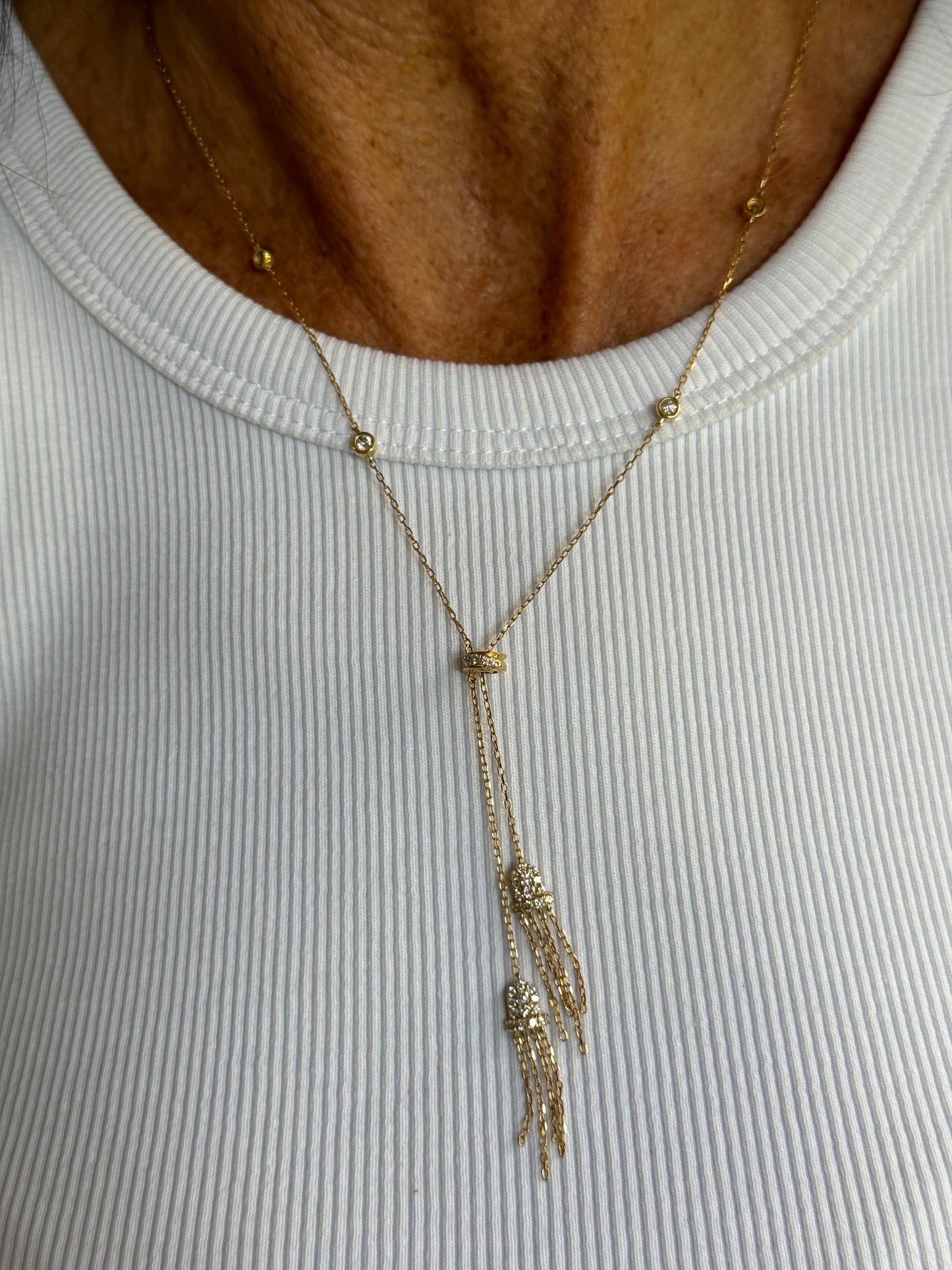 Collar de Oro 18k con Detalles Únicos