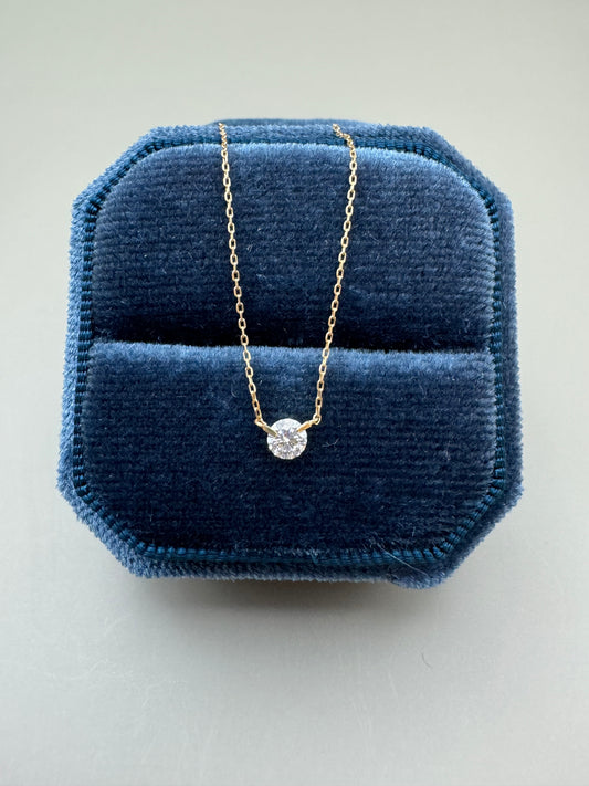 Collar en Oro Amarillo 18k con Diamante Natural