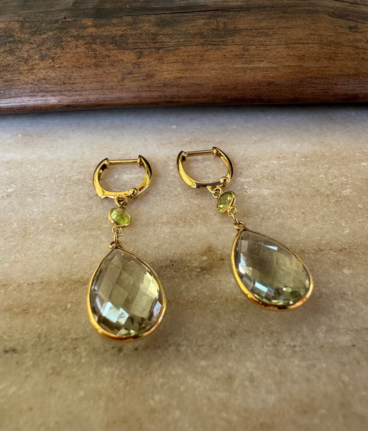 Aros oro amarillo 14k con Amatista Verde