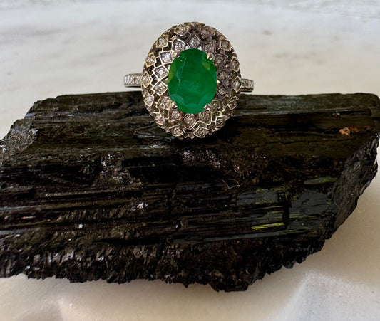 Anillo Oro Blanco 14k con Esmeralda