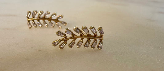 Aros de Oro Amarillo 14k Diseño Hojas