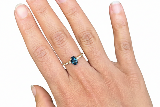 Anillo en Oro Amarillo con London Blue Topaz